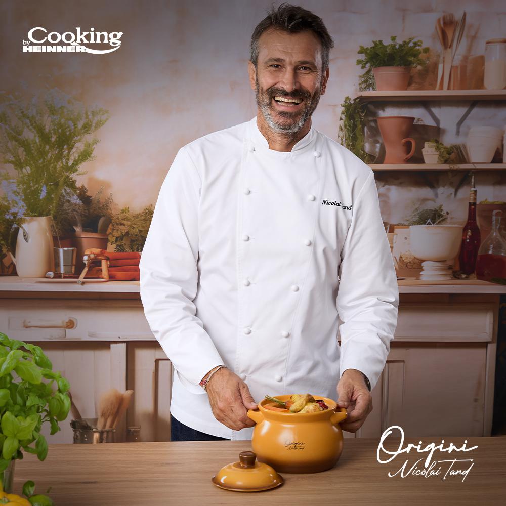 overlay_60f518de7974a87f85d08576701a8b41 OALA CERAMICA CU CAPAC 12x11 CM, 2 L, NICOLAI TAND, ORIGINI, COOKING BY HEINNER - imagine 1